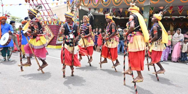 छत्तीसगढ़ के पहले पर्व हरेली पर मुख्यमंत्री निवास में सजी लोक संस्कृति की जीवंत झांकी….