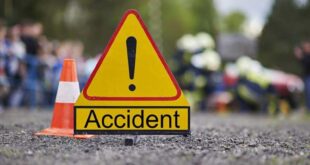 CG Accident- CG में खौफनाक सड़क हादसा: दो बाइकों की आमने-सामने भिड़ंत के बाद सड़क पर गिरे युवकों को ट्रक ने कुचला, 2 की मौके पर मौत; बाइक में लगी आग, तीन गंभीर घायल…..