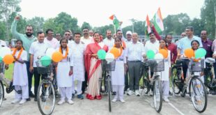 मंत्री लक्ष्मी राजवाड़े ने सरस्वती साइकिल योजना के तहत छात्राओं को बांटी साइकिलें…..