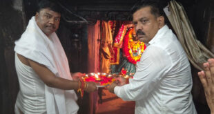 तिरंगा यात्रा के दूसरे दिवस माँ दंतेश्वरी की पूजा-अर्चना कर उप मुख्यमंत्री एवं वन मंत्री ने किया यात्रा का शुभारंभ….