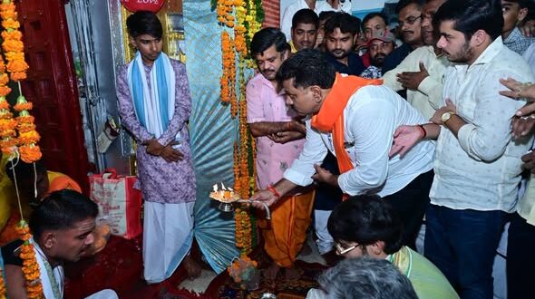 उप मुख्यमंत्री एवं कवर्धा विधायक विजय शर्मा ने श्रीकृष्ण जन्माष्टमी पर श्री राधा-कृष्ण बड़े मंदिर में की पूजा-अर्चना, भगवान श्रीकृष्ण से प्रदेशवासियों के सुख, शांति एवं समृद्धि की कामना…..