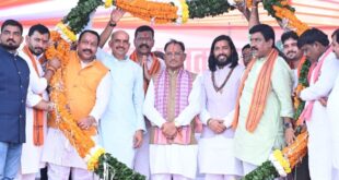 ‘आशीर्वाद का दीया’ अभियान का भव्य शुभारंभ, 10 हजार दीपों से जगमगाया खाड़ाबांध तालाब, सारंगढ़-बिलाईगढ़ में सेवा व सुशासन का शंखनाद….