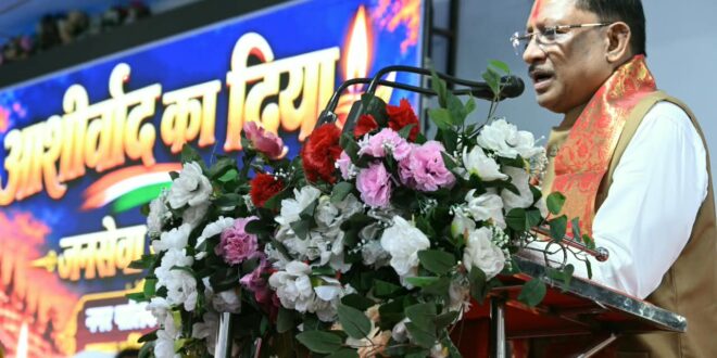 सवा लाख ‘आशीर्वाद के दीपों’ से जगमगाया खारुन तट, प्रधानमंत्री नरेंद्र मोदी के स्वस्थ और दीर्घायु जीवन के लिए हुई महाआरती….
