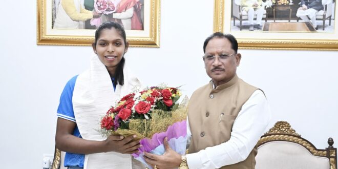एशियन गेम्स की स्वर्ण पदक विजेता टीम की संजू देवी को मुख्यमंत्री विष्णु देव साय ने 51 लाख रुपए की प्रोत्साहन राशि देने की घोषणा की…..