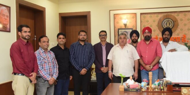 छत्तीसगढ़ ट्रेवल एंड टूरिज्म एसोसिएशन के प्रतिनिधिमंडल ने पर्यटन मंत्री राजेश अग्रवाल से की सौजन्य भेंट, विश्व पर्यटन दिवस समारोह के लिए किया आमंत्रित….
