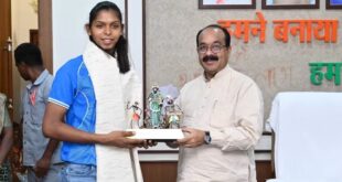 संजू की स्वर्णिम जीत पर उप मुख्यमंत्री अरुण साव ने थपथपाई पीठ, कहा छत्तीसगढ़ के खिलाड़ियों को मिलेगा उनके अनुभव का लाभ….