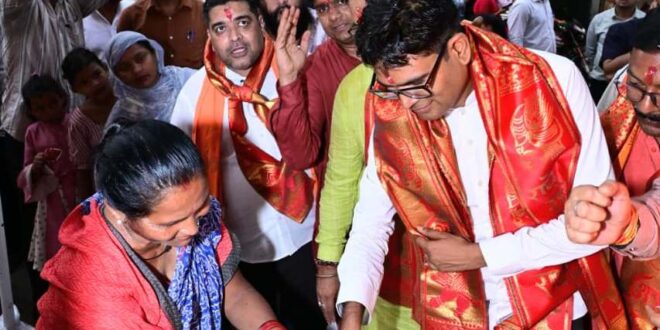 प्रधानमंत्री नरेंद्र मोदी के जन्मदिन पर वित्त मंत्री ओ.पी. चौधरी ने जलाया दीया…..