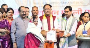 आंगन मिलन सेवा से उत्सव स्थल बने आंगनबाड़ी केंद्र, पहले दिन 97 हजार से अधिक लोगों की सहभागिता, प्रदेश में 2,262 स्थानों पर हुए 12,698 आयोजन; मुख्यमंत्री विष्णु देव साय मुंगेली के मदकू में कार्यक्रम में हुए शामिल…..