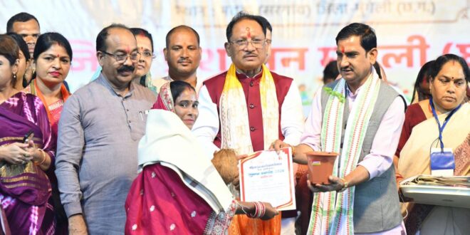 आंगन मिलन सेवा से उत्सव स्थल बने आंगनबाड़ी केंद्र, पहले दिन 97 हजार से अधिक लोगों की सहभागिता, प्रदेश में 2,262 स्थानों पर हुए 12,698 आयोजन; मुख्यमंत्री विष्णु देव साय मुंगेली के मदकू में कार्यक्रम में हुए शामिल…..