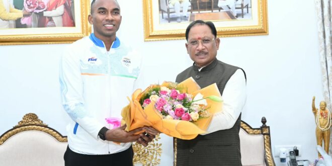 मुख्यमंत्री विष्णु देव साय से एशियन गेम्स के कांस्य पदक विजेता एथलीट अनिमेष कुजूर ने की सौजन्य मुलाकात…..