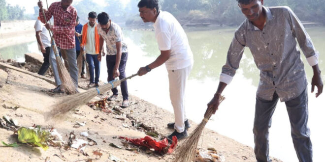 रामपुर आश्रम में जनभागीदारी से चला सेवा संकल्प के साथ स्वच्छता अभियान, वन मंत्री केदार कश्यप ने लोगों के साथ किया श्रमदान, मारकंडी नदी घाट और प्राकृतिक जल कुंड की सफाई….