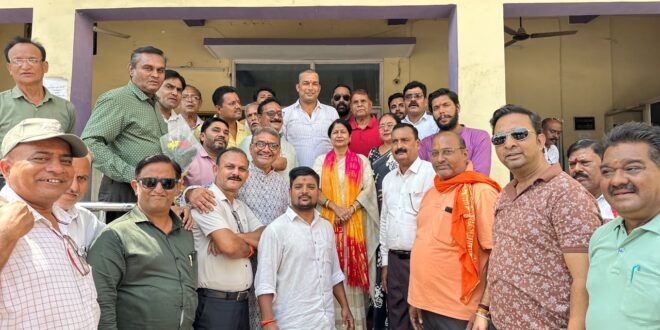 भगवान परशुराम के नाम पर होगा दुर्ग का कुआं चौक, महापौर से मिले सकल ब्राह्मण समाज के प्रतिनिधि…
