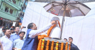 गांधी जयंती पर प्रभारी मंत्री रामविचार नेताम ने मनेंद्रगढ़ में महात्मा गांधी और लाल बहादुर शास्त्री को किया नमन……