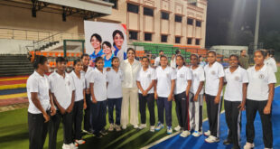 अंतरराष्ट्रीय क्रिकेटर हरलीन देओल ने हॉकी अकादमी के खिलाडि़यों से की मुलाकात, दिया मेहनत और आत्मविश्वास का मंत्र….
