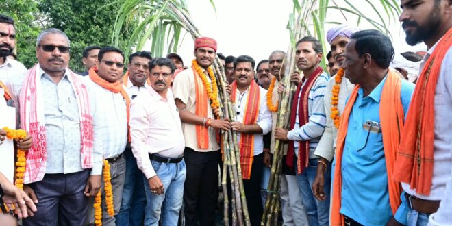 गन्ने का मूल्य 425 रुपये प्रति क्विंटल होने पर किसानों में खुशी, उप मुख्यमंत्री विजय शर्मा को गन्ना भेंटकर किया अभिनंदन….