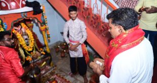 महाअष्टमी पर उप मुख्यमंत्री विजय शर्मा ने किए मां दंतेश्वरी, मां परमेश्वरी और मां चंडी के दर्शन….