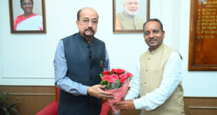 राज्यपाल रमेन डेका से छत्तीसगढ़ रेड क्रॉस समिति के अध्यक्ष ने की सौजन्य भेंट…..
