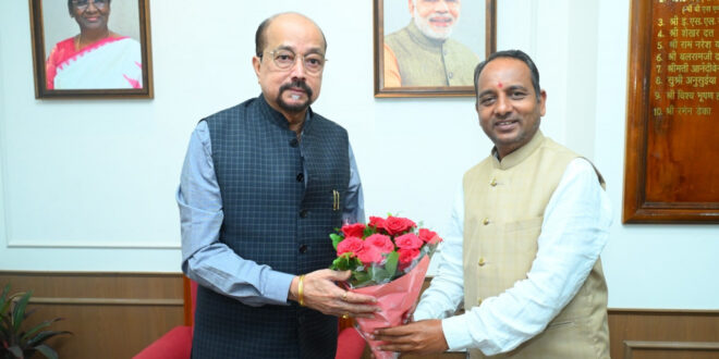 राज्यपाल रमेन डेका से छत्तीसगढ़ रेड क्रॉस समिति के अध्यक्ष ने की सौजन्य भेंट…..