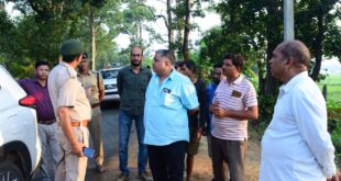 हाथी प्रभावित गांवों में पहुंचे पर्यटन मंत्री राजेश अग्रवाल, ग्रामीणों से मिलकर जाना हाल, अधिकारियों को दिए त्वरित राहत के निर्देश…..