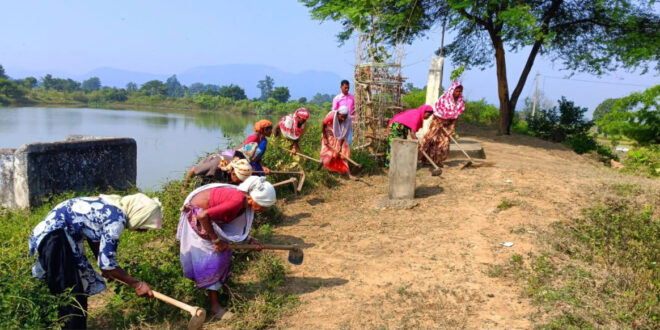वीबी-जी राम जी योजना से संवर रहे गांव, बढ़ रहे रोजगार के अवसर, स्थानीय श्रमिकों को प्रतिदिन 300 रुपये की मजदूरी से मिल रहा आर्थिक संबल….