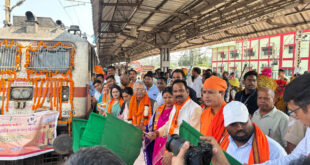 बिलासपुर संभाग के 850 श्रद्धालु विशेष ट्रेन से अयोध्या धाम रवाना, ’मुख्यमंत्री विष्णु देव साय के नेतृत्व में श्री रामलला दर्शन योजना से श्रद्धालुओं को मिल रहा निःशुल्क तीर्थयात्रा का अवसर’…..