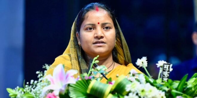 पीएमजीएसवाई की बदहाल सड़कों पर मंत्री लक्ष्मी राजवाड़े सख्त, गारंटी अवधि में शामिल सड़कों का निरीक्षण कर शीघ्र मरम्मत कराने के निर्देश, लापरवाही पर होगी कार्रवाई…..